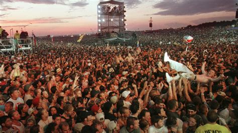 When Woodstock 99 riots erupted during Red Hot Chili Peppers。